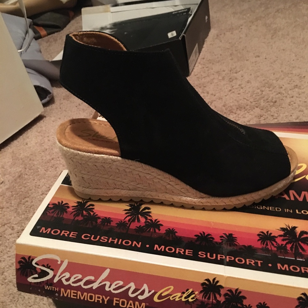 Sketchers black  comfortable